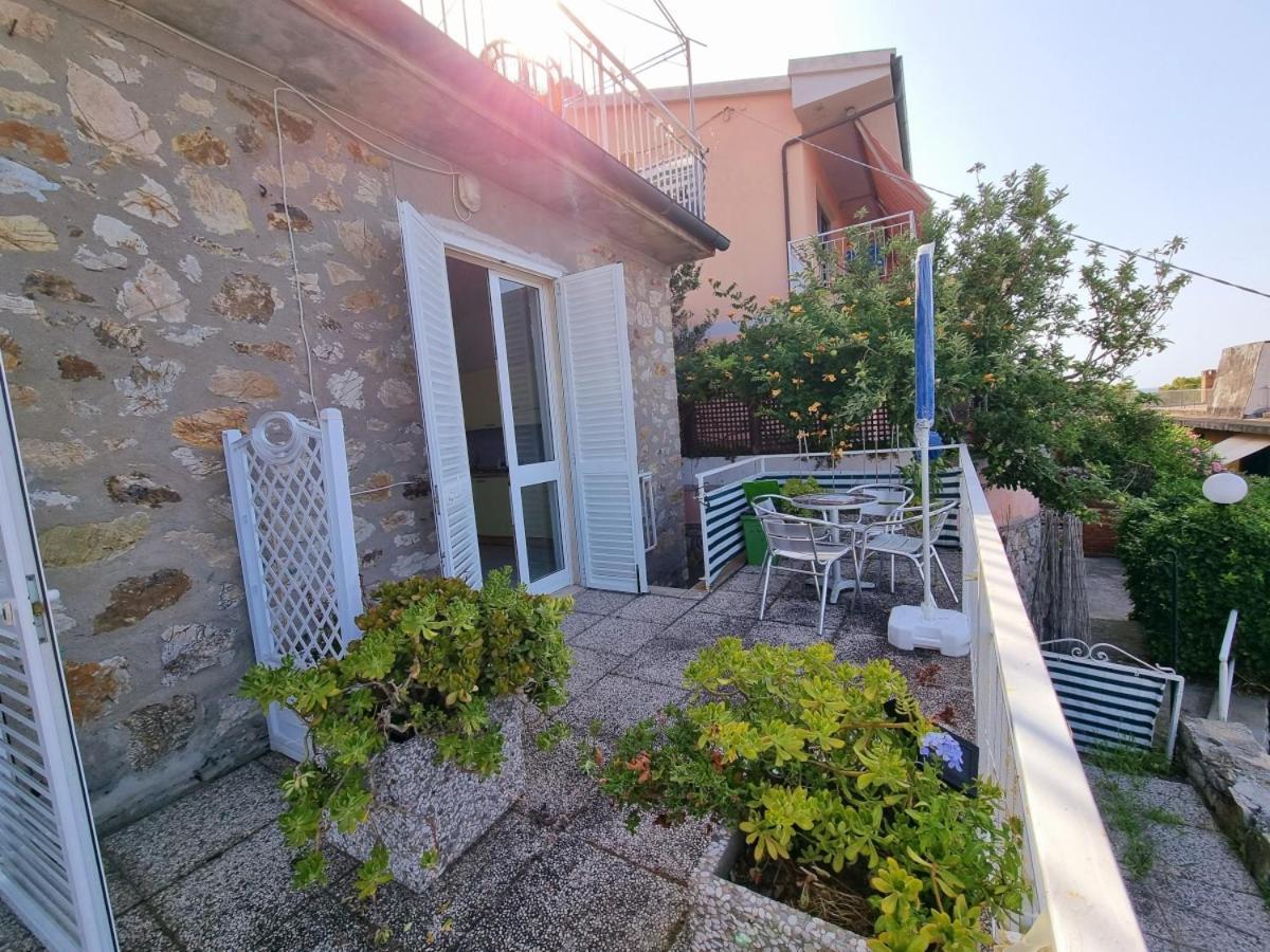 Appartamenti La Terrazza Sulle Ghiaie - Goelba Портоферрайо Экстерьер фото