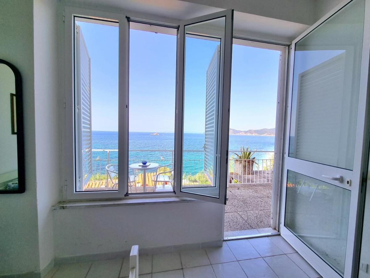 Appartamenti La Terrazza Sulle Ghiaie - Goelba Портоферрайо Экстерьер фото